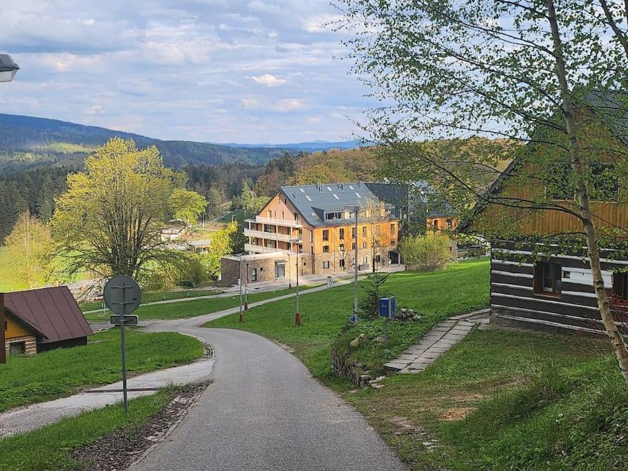 Krasny Apartman Refrino Janské Lázně Buitenkant foto